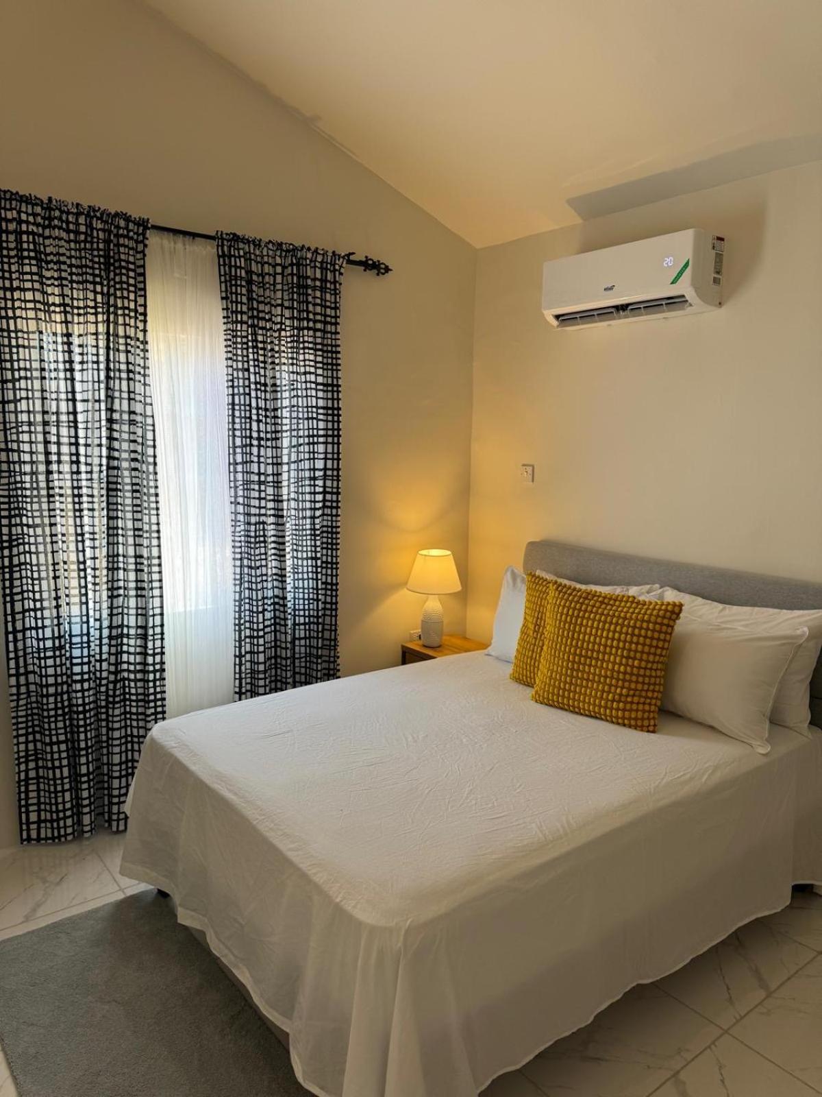 Phoenix Park Villas - Portmore - 10Mins To Beach Luaran gambar