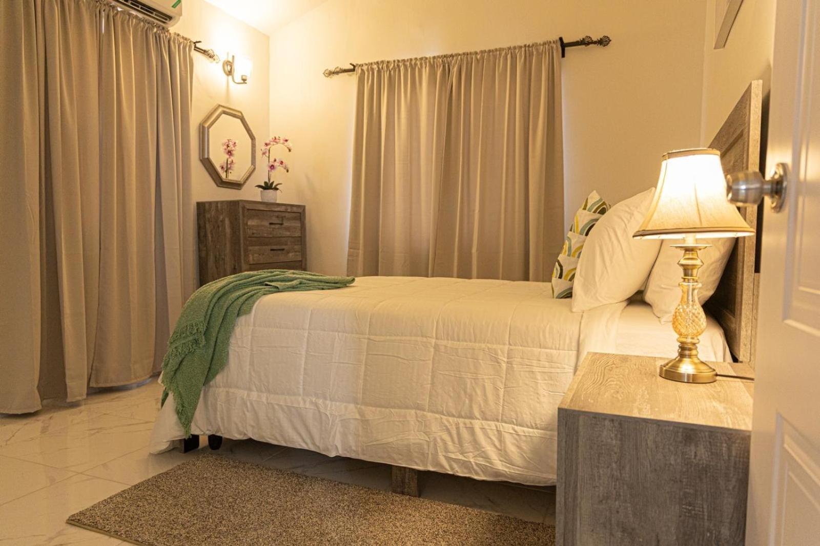 Phoenix Park Villas - Portmore - 10Mins To Beach Luaran gambar